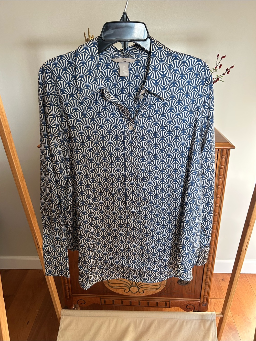 H&M Navy & White Geometric Print Long-Sleeve Button-Down Shirt